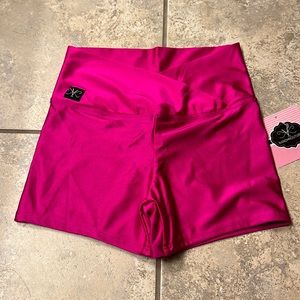 Kandi Kouture Dance Magenta “Shiny” Booty Shorts NWT sz TXS 0/2